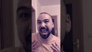 e videoda baba da küpe takıyo (sivri zekalıyım yorumu)