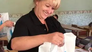 Подарки из Крыма школьникам Горловки.