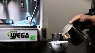 Di Bella Coffee - Pouring milk technique
