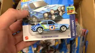 Новая поставка Hot Wheels в Детском Мире кейс А