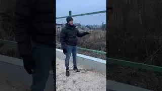 Ленточный фундамент под забор выступающий подпорной стенкой 