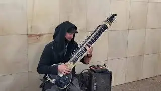 Ситар в московском метро