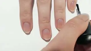 GENIE IN A BOTTLE - ILLUMINATING NAIL TONE PERFECTOR