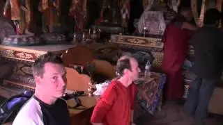 Внутри храма