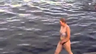 приколы с пьяными женщинами на набережной