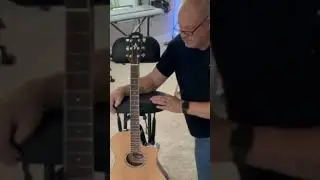 GUITAR STOOL-STAND // 5 CORE