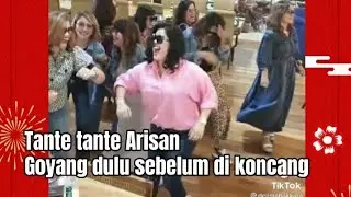Tante Bohay Bergoyang Bahagia