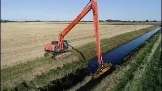 Impressive Excavator Equipment and Cleaning Ditches With Excavator