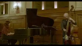 The Kara Baldus trio performs "Sweet Expressions" by Reggie Thomas.