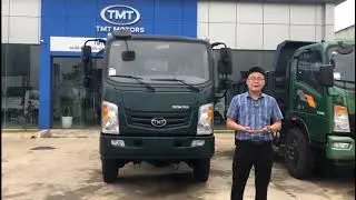 Người miền núi chất xuống mua xe