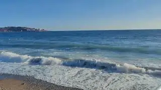 These are the waves on the sea in Bar, Montenegro/Вот такие волны на море в г Бар, Черногория