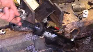 Horizontal Bandsaw Down Feed Cylinder - Oil Refill