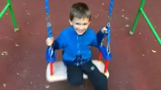 Учимся кататься на качелях )