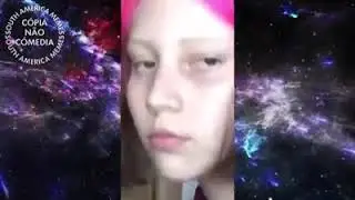 Menina se exibindo pra câmera