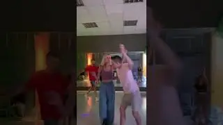 Как девушка создает комфорт для парня в танце - так она умеет и в жизни