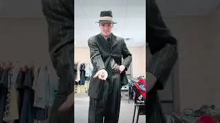 Do you wanna bet?🎲🎲Sky masterson said. #guysanddolls #skymasterson #rollthedice #shorts #fyp