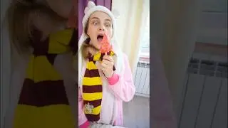 МЛАДШАЯ СЕСТРА И МОРОЖЕНОЕ ИЗ АРБУЗА