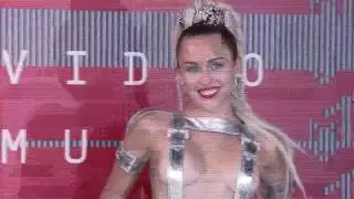 Miley Cyrus MTV VMAs 2015