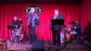 Ron Smith - Mack The Knife Christmas Parody - Maxan Jazz Club, Las Vegas.