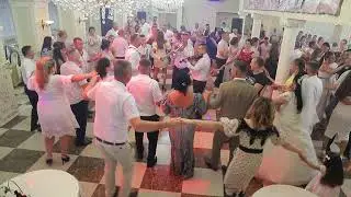 Formatia Universal band la Suceveni🔥Multa sanatate la tineri😍