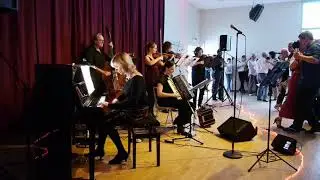 Papas C. spielt den Tango 