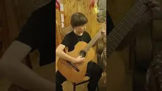 Владислав играет на гитаре!