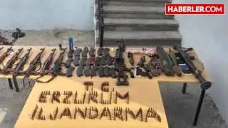 Yakalanan 3 Teröristin Aracından Cephanelik Çıktı