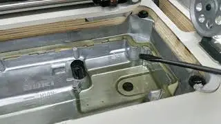 How to change the oil on a Juki self oiling sewing machine (and other brands too).