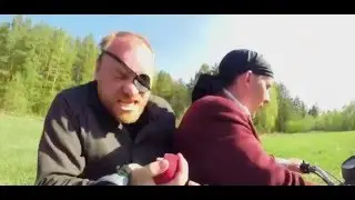 Парень выпрыгнул из самолёта ради любимой. А ты бы согласился на ТАКОЕ?