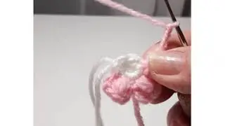 Объемный цветок крючком