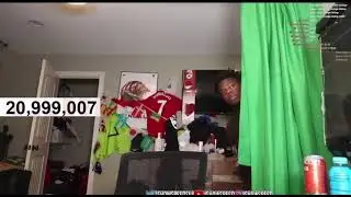 Chat Unsubbed whenever they see speed face 😭