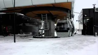 Канатная дорога. Движение кабинок на станции