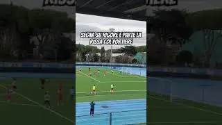 Segna su rigore e parte la riss4 col portiere #footballshorts #calcio #kingsleague