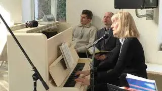 Пение - "Он знает всё..."