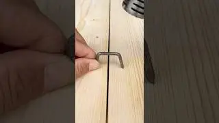 This is a great tip for fastening two wooden planks together. 