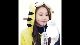 Female K-pop idols with dimple cheek