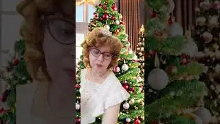 Королева Эльвира поздравляет всех с Новым годом! 