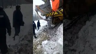 Кран КТУ ,одеваем гусянку .   