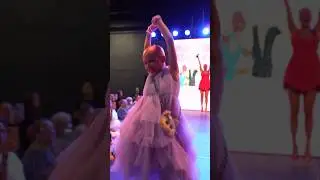 the sass & the confidence!!! (& the audio haha!)👏GO LEAH! #baldisbeautiful #alopecia #baldtourage