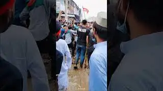 এইমাত্র পাওয়া  জয়পুরহাট  সার্কিট হাউস ঘেরাও করেছে ছাত্ররা  এদিকে নিহতের  সংখ্যা বেড়ে তিন