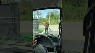 Joyce ngamuk !! Lempar gayung ke kaca truck macan madura 😭