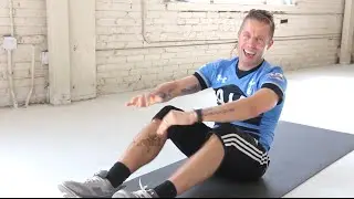 One-Minute Abs: Foot Touch Twist With Nicky Holender
