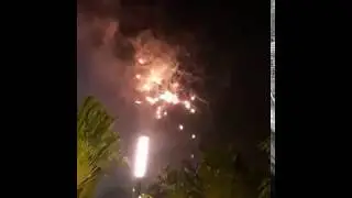Kembang Api Malam Tahun Baru 2019 Di Sumarecon Bekasi