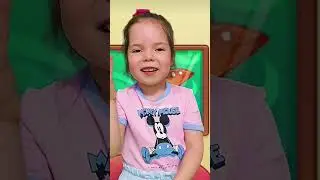 Котик Bubbu ищет рыбку в озере 