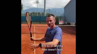 The Key To A Relaxed Wrist On The Forehand #shorts