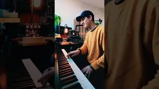 Playing keys with a… guitar plug-in? 🤔