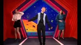 Всё внимание на девочку в голубом