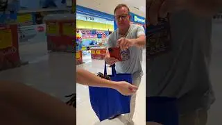 BAPAK DARI AUSTRALIA INI KAGET LIHAT TARANTULA JINAK!