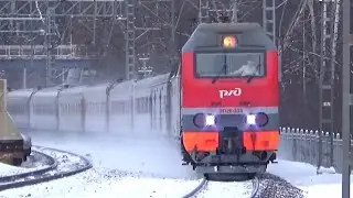Двойная тяга! Электровозы ЭП2К-333 и ЧС7-008 с поездом № 009 Владивосток - Москва.