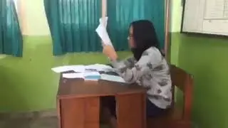 Cewe Cantik Ngompol Di Kelas